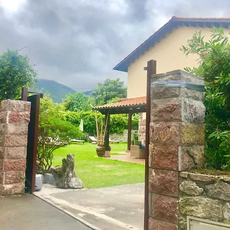 Casa Frente A Los Bufones De Pria *